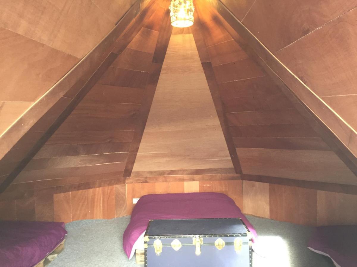 Bell Tent Glamping At Royal Victoria Country Park Campismo de Luxo 2*