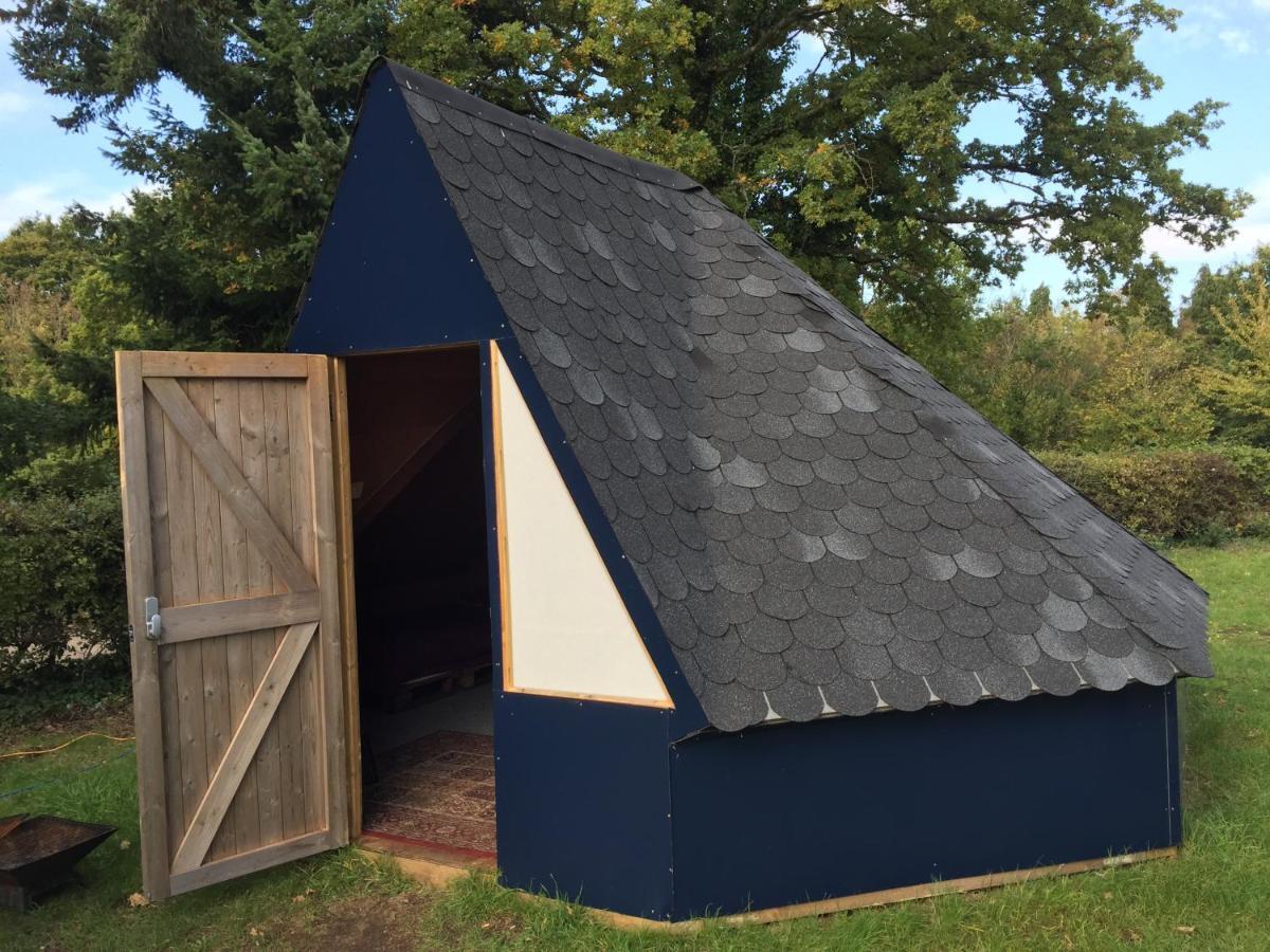 Campismo de Luxo Bell Tent Glamping At Royal Victoria Country Park