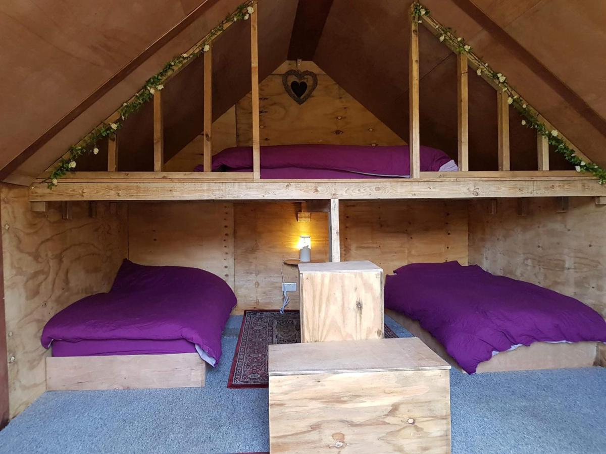 Bell Tent Glamping At Royal Victoria Country Park Campismo de Luxo 2*